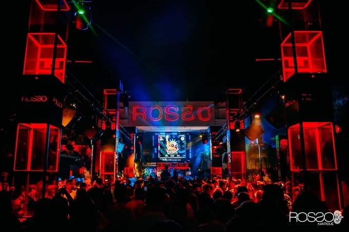 Rosso by Antique